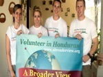志愿者在洪都拉斯