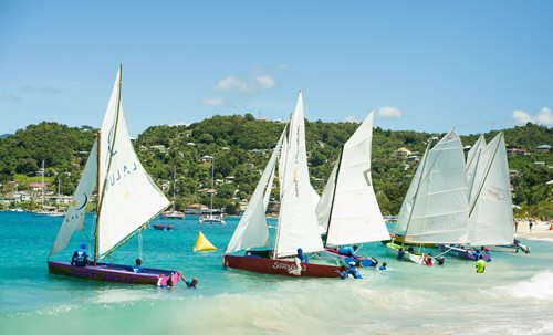 工作船帆船赛在格林纳达（Grenada）是一场激烈的航行比赛