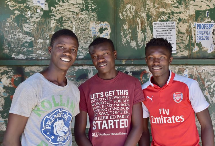 西尔维斯特、Jacktone和丹尼斯:承诺基贝拉的年轻人作为下一代的榜样