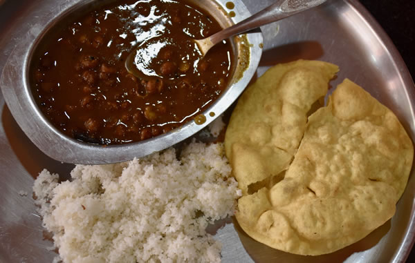 流行的南印度早餐：Puttu