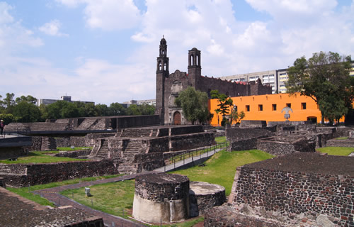 揭示和挖掘墨西哥城三种文化中最古老的文化