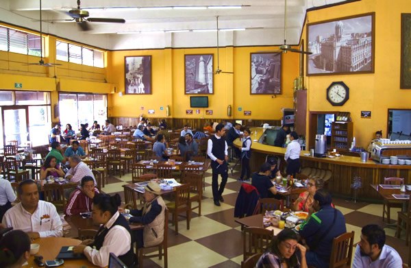 墨西哥城的La Habana Cafe是Fidel Castro和Che Guevara的前聚会场所