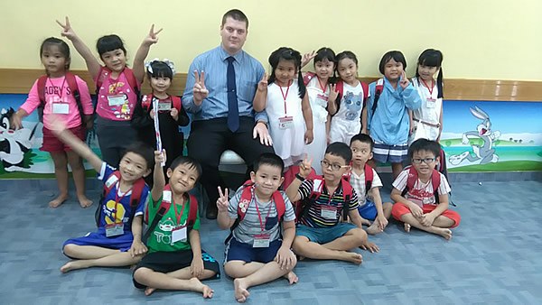 金宝搏8世界在越南，教孩子们英语是一个普遍的选择