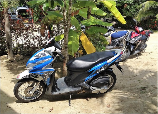 摩托车出行泰国简单和有趣