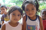 在洪都拉斯和孩子们一起做志愿者