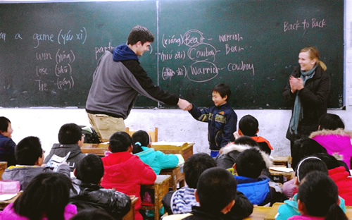金宝搏8世界在中国教英语