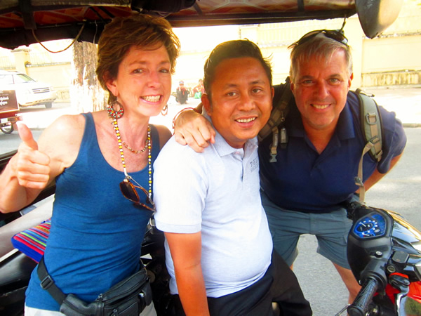 Somon和他在金边的Tuktuk