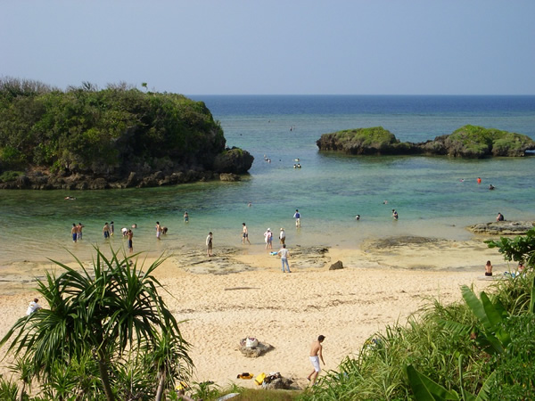 日本冲绳的海滩