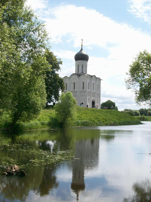 圣母代祷教堂在波哥柳博沃，俄罗斯