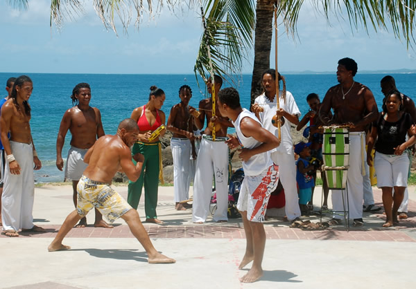 海滩上的Capoeira示范