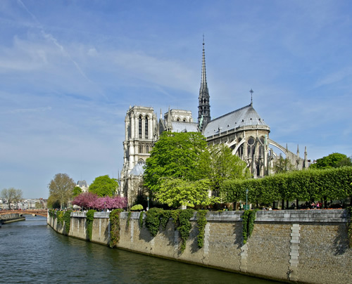 巴黎圣母院的景色。