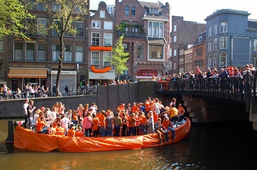 节日期间阿姆斯特丹驳船