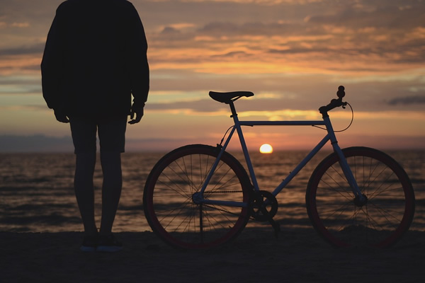 骑自行车是探索世界的好方法