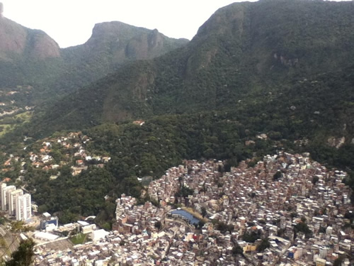 巴西里约热内卢的Rocinha Favela的景色