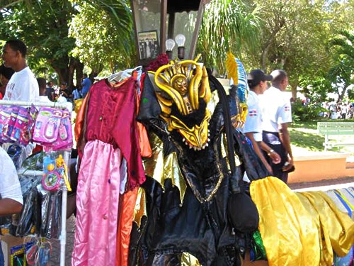 多米尼加共和国狂欢节魔鬼面具