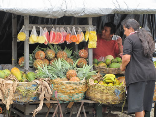 危地马拉市场上的新鲜水果