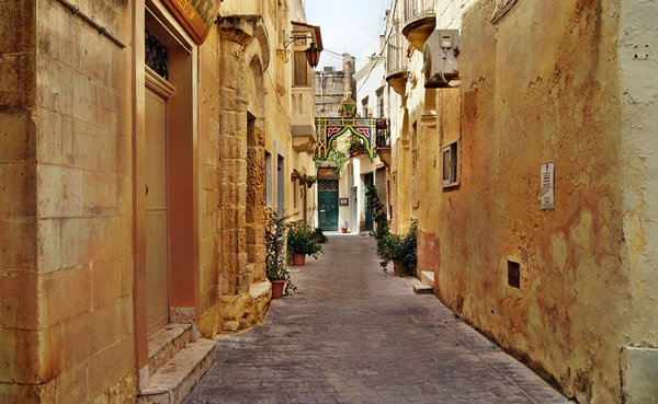 马耳他瓦莱塔的一条后街