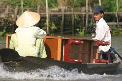 湄公河上的抽屉箱