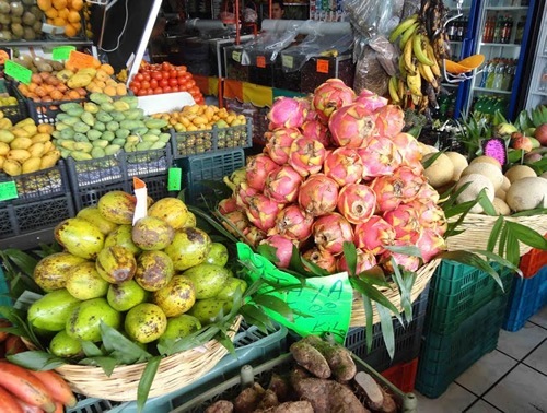 墨西哥市场上的火龙果