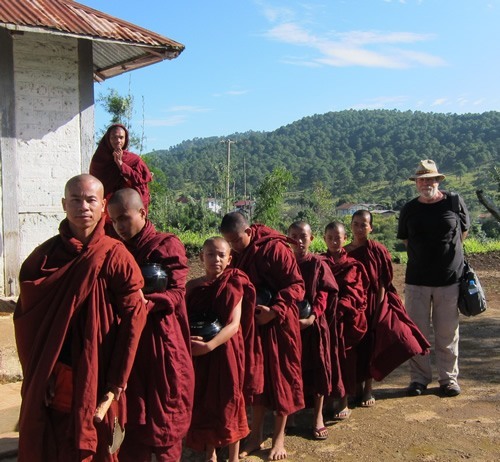 缅甸卡拉的佛教僧侣