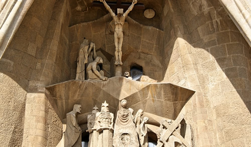 La Sagrada Familia外墙的雕像