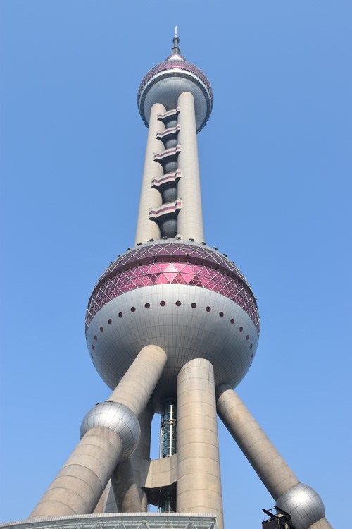 东方明珠电视塔，上海历史博物馆所在地
