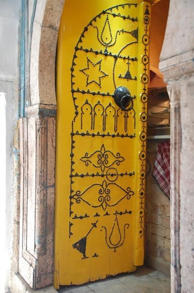 突尼斯麦地那的一扇古老的门