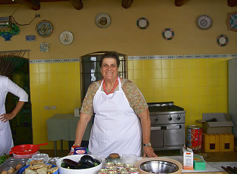 意大利南部一所农业学校的烹饪课。