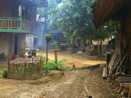 老挝班安村