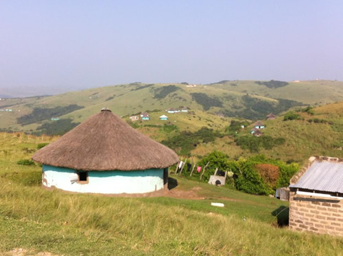 祖鲁人在南非山上的小屋