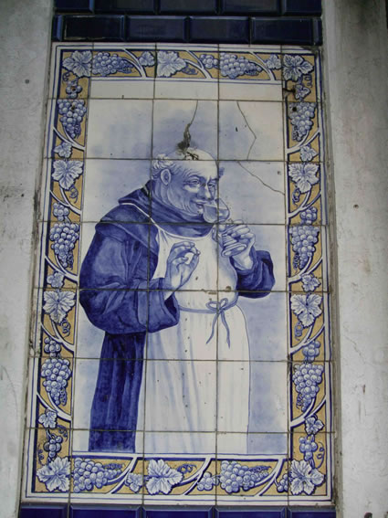 在葡萄牙街瓷砖里斯本荣誉的修道院葡萄酒制造