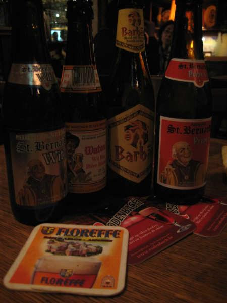 比利时布鲁日的啤酒和标签