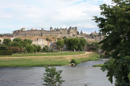 卡尔卡森（Carcassonne），一个美丽的村庄，有一个著名的要塞