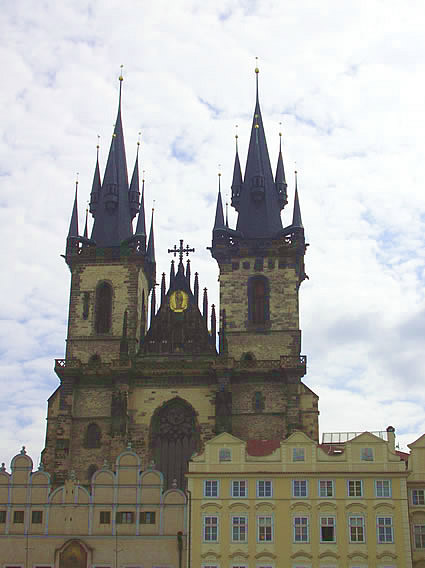 布拉格旧城区的泰恩教堂