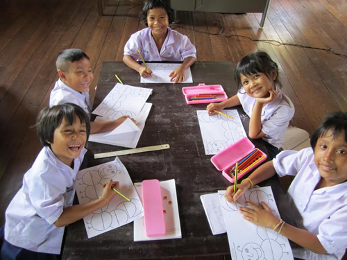 在泰国教孩子