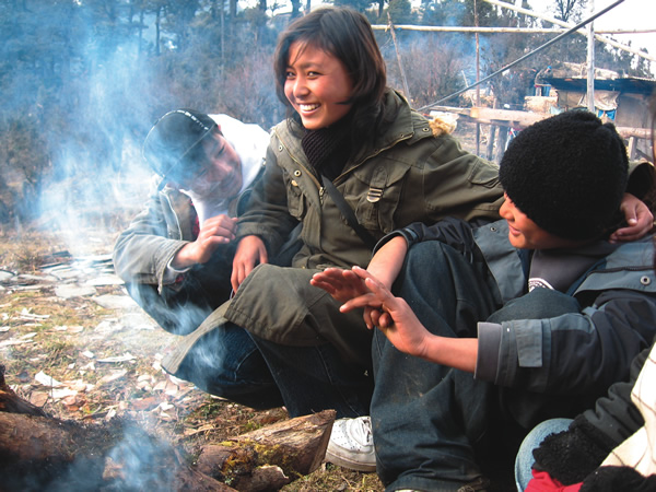 在不丹Dochela山口做志愿者