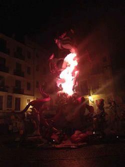 拉斯法拉斯雕塑燃烧