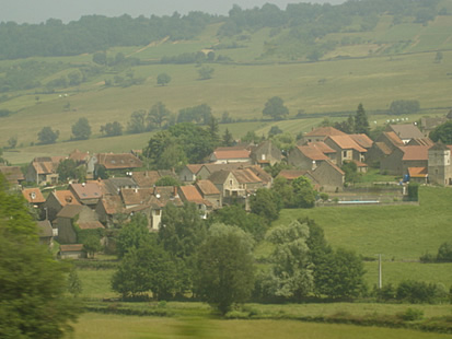 从火车上看到的村庄